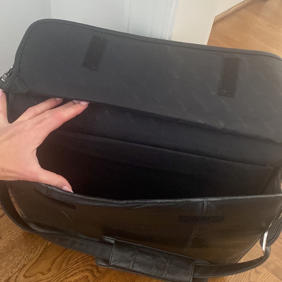 Targus Briefcase - Picture 4 of 13